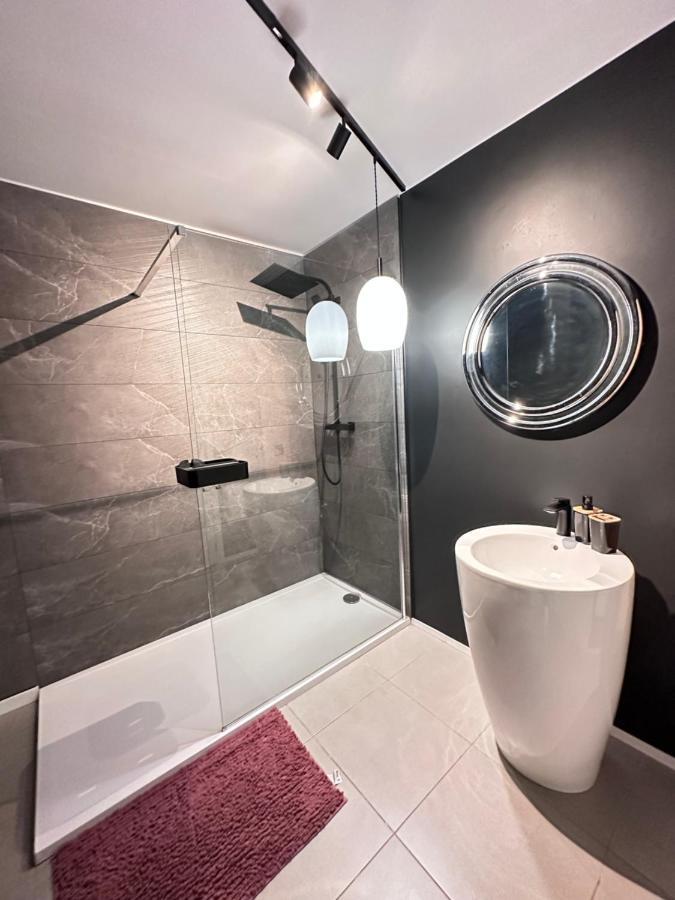 Mons - Superbe Appartement 2Ch - Parking Gratuit Εξωτερικό φωτογραφία